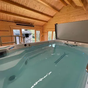  Apartment Peaceful Entire Property With Luxury Jacuzzi Pool United Kingdom